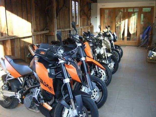 Le Sauceley Maison De Pour 6 A 10 Personnes بيت للعطل